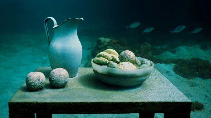 Illustration for article titled The Astonishing Treasures of Underwater Art Galleries